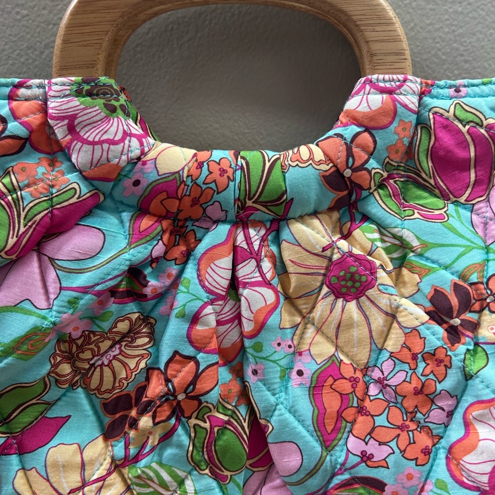 Vera Bradley Floral Print Handbag with Wooden Handle. Never Used! - Picture 3 of 9